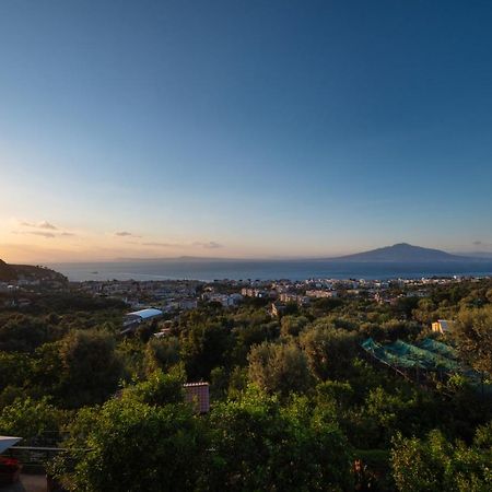 Sorrentovibes - Sea View Rooftop Apartment With Jacuzzi & Garden Luaran gambar