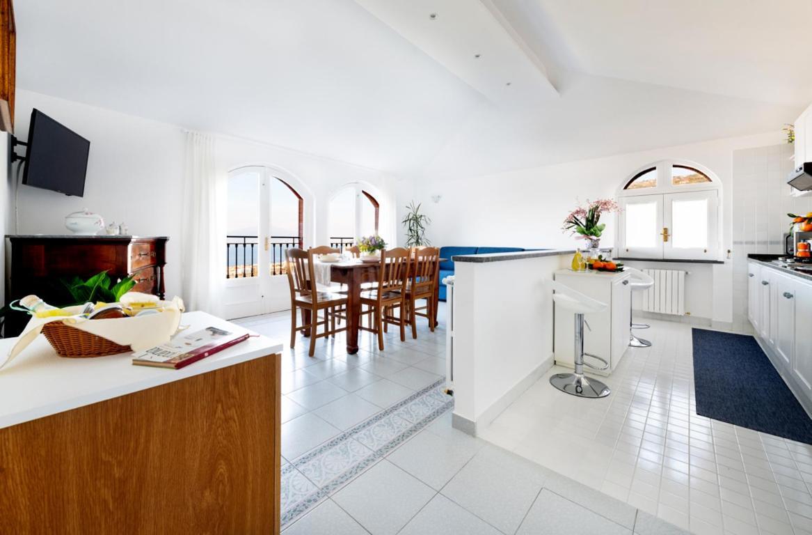 Sorrentovibes - Sea View Rooftop Apartment With Jacuzzi & Garden Luaran gambar